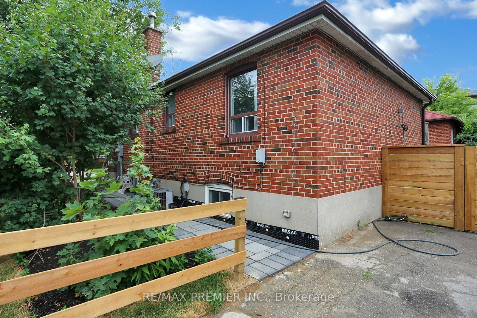 Photo 41 of Unit Upper, 37 Silvercrest Avenue, Etobicoke, Alderwood — HOMEH