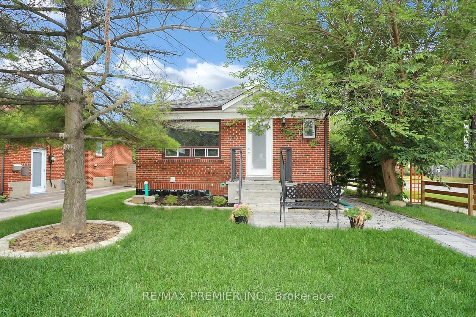 Photo 49 of Unit Upper, 37 Silvercrest Avenue, Etobicoke, Alderwood — HOMEH
