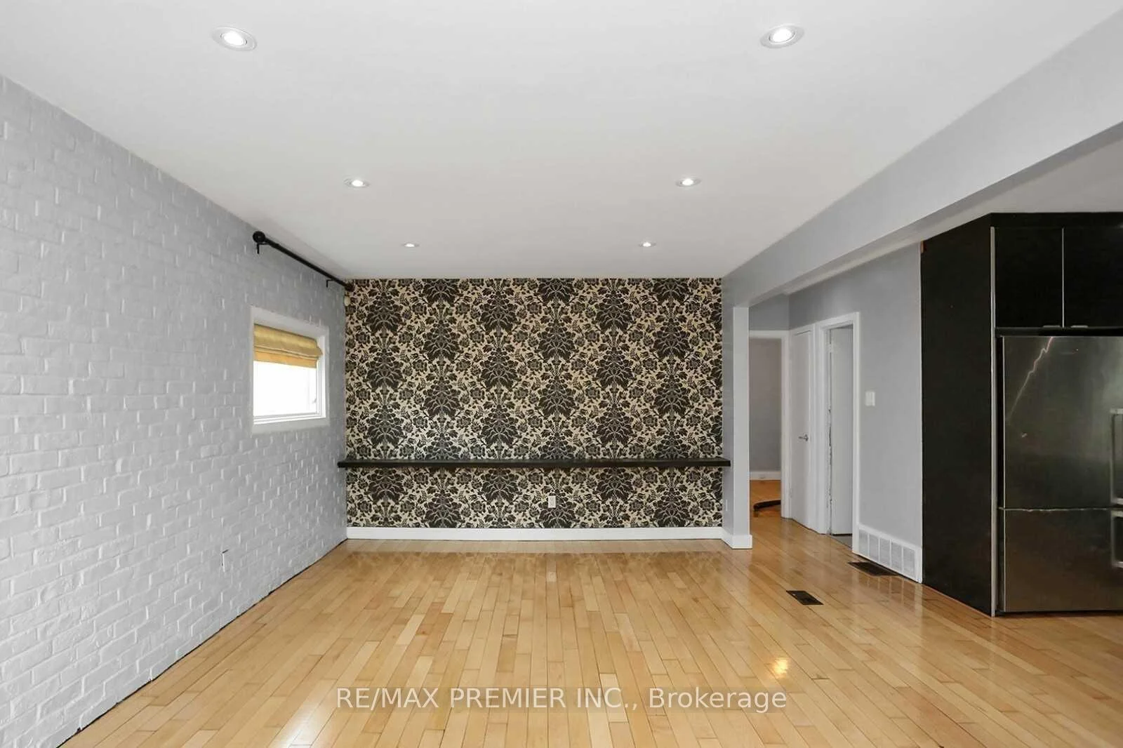 Photo 14 of Unit Upper, 37 Silvercrest Avenue, Etobicoke, Alderwood — HOMEH