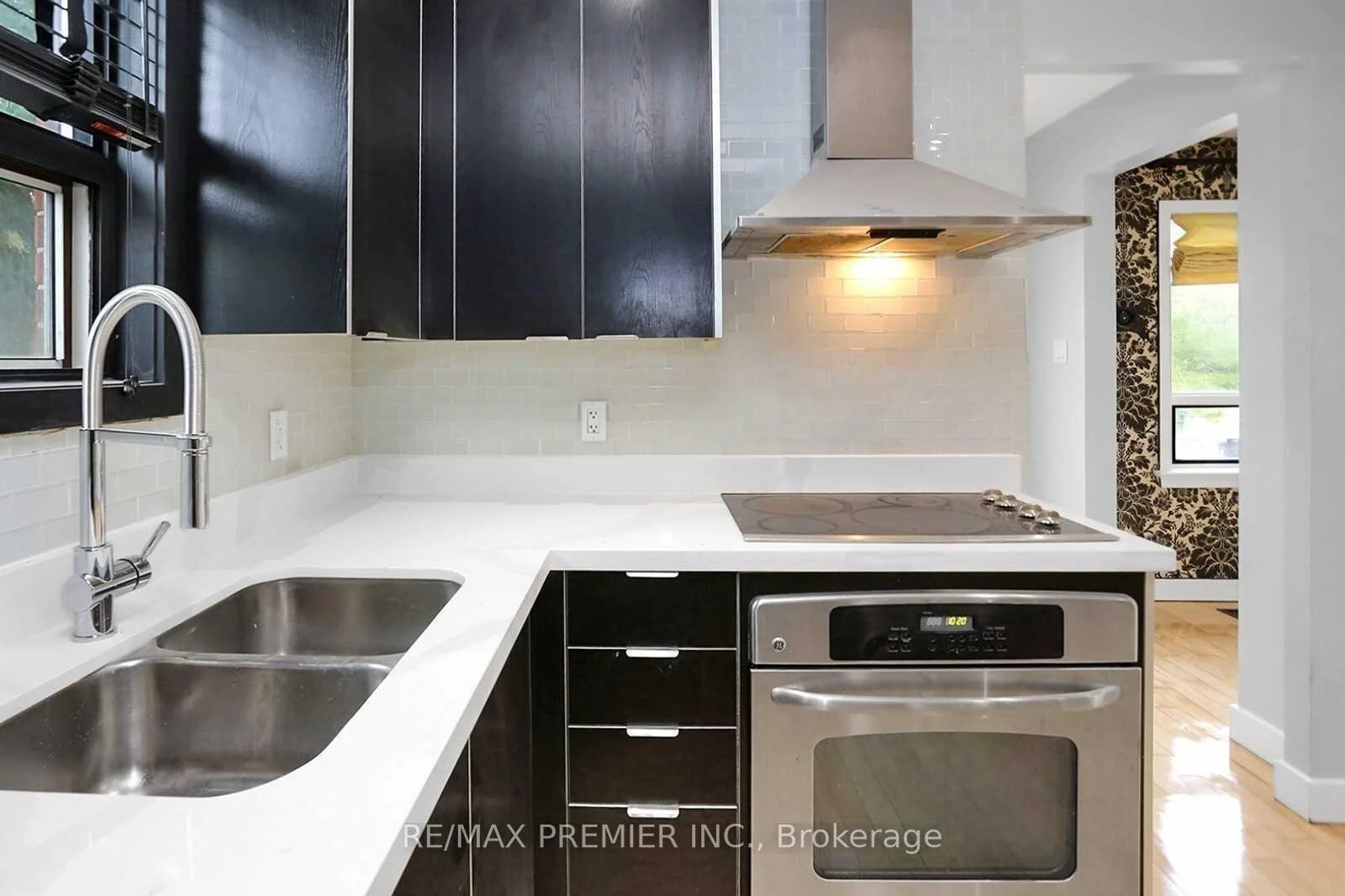 Photo 22 of Unit Upper, 37 Silvercrest Avenue, Etobicoke, Alderwood — HOMEH