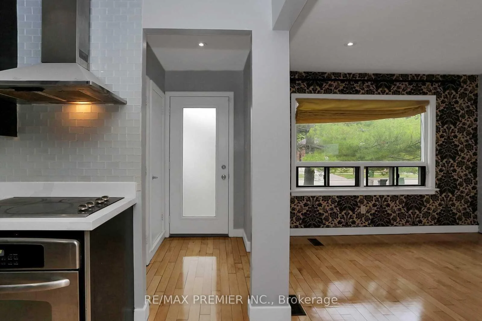 Photo 28 of Unit Upper, 37 Silvercrest Avenue, Etobicoke, Alderwood — HOMEH