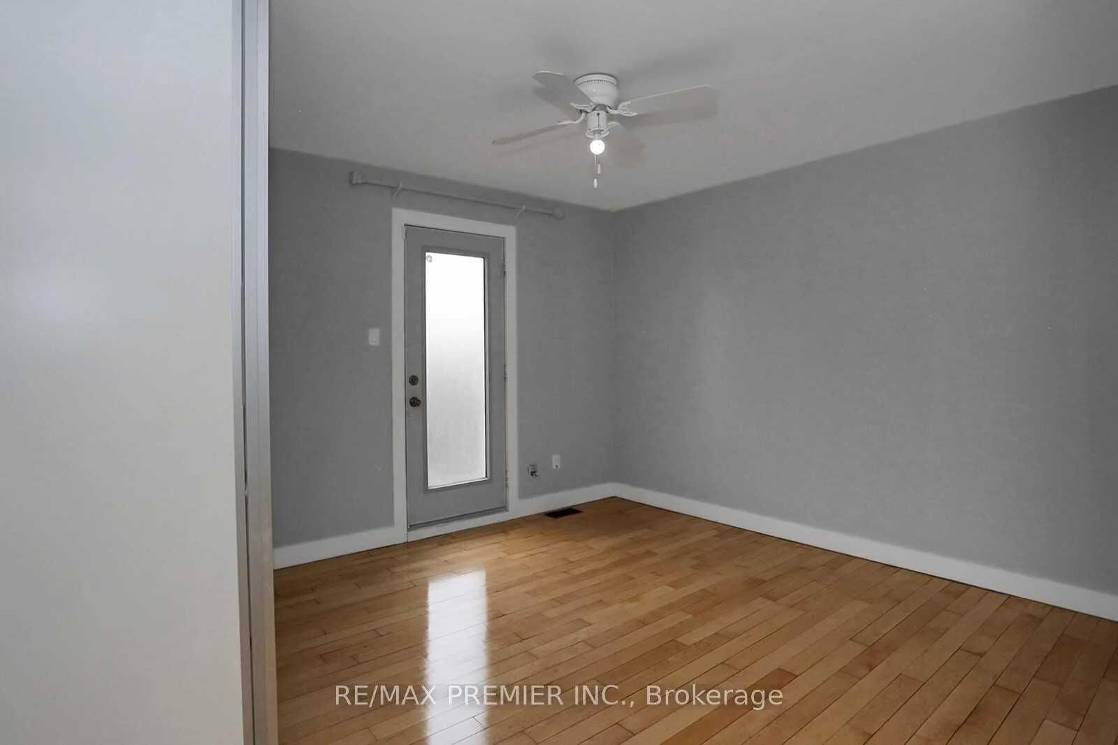 Photo 30 of Unit Upper, 37 Silvercrest Avenue, Etobicoke, Alderwood — HOMEH