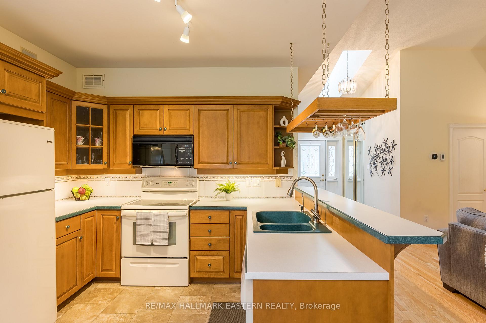 Photo 14 of Unit 2, 300 Franmor Drive, Peterborough, Ashburnham Ward 4 — HOMEH