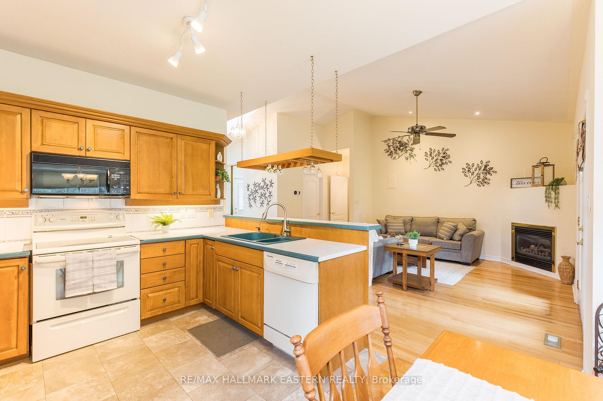 Photo 19 of Unit 2, 300 Franmor Drive, Peterborough, Ashburnham Ward 4 — HOMEH