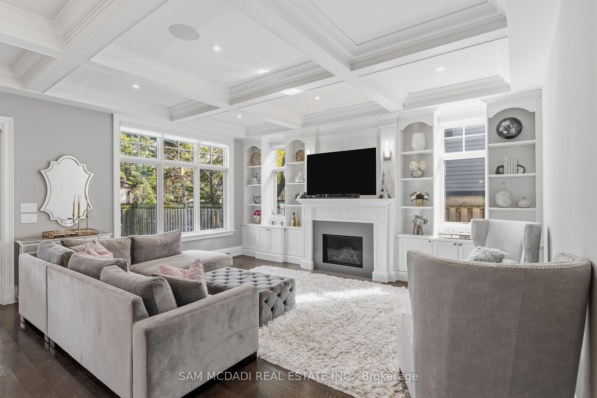 Photo 6 of 36 Veronica Drive, Mississauga, Mineola — HOMEH