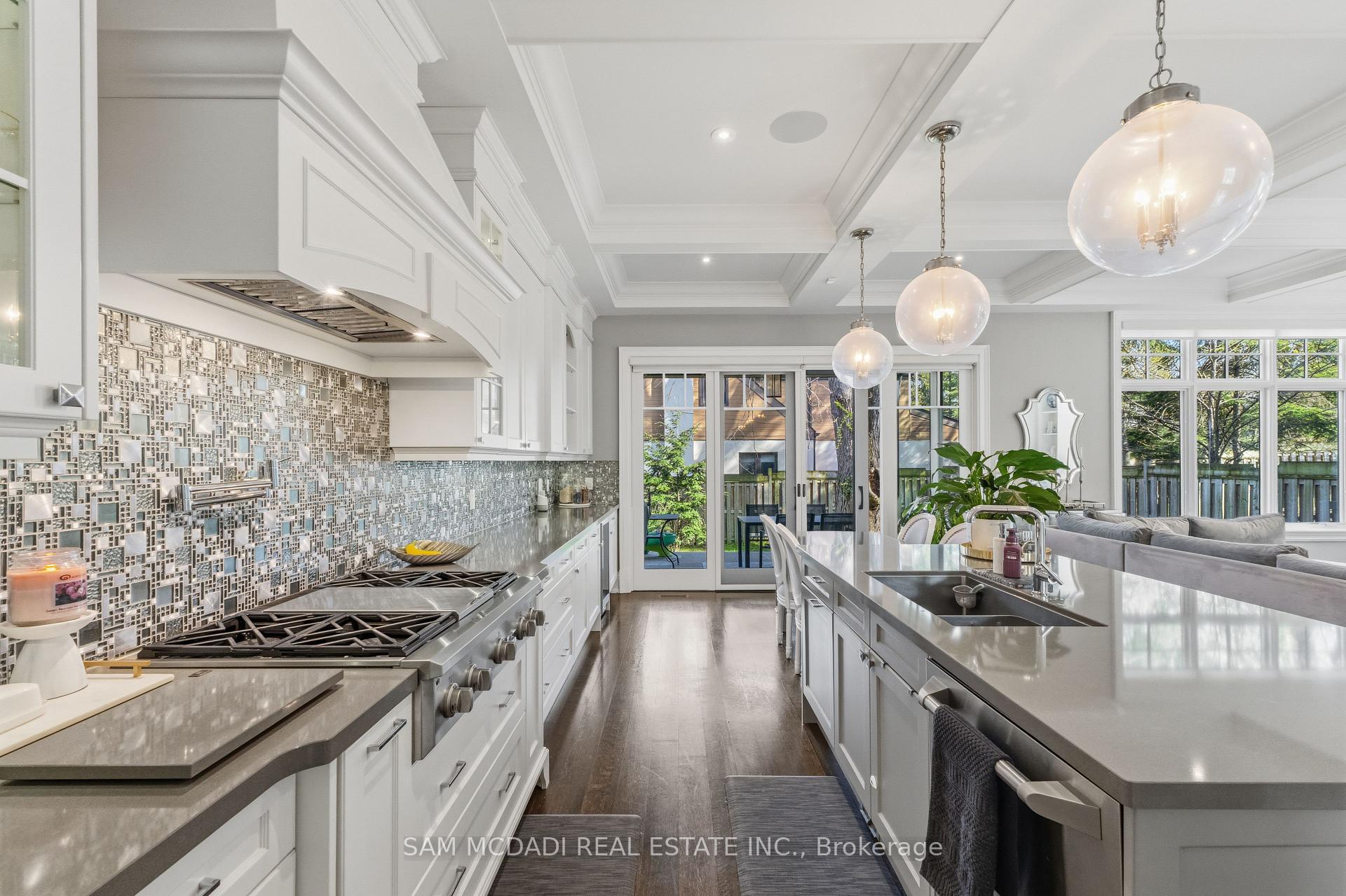 Photo 9 of 36 Veronica Drive, Mississauga, Mineola — HOMEH