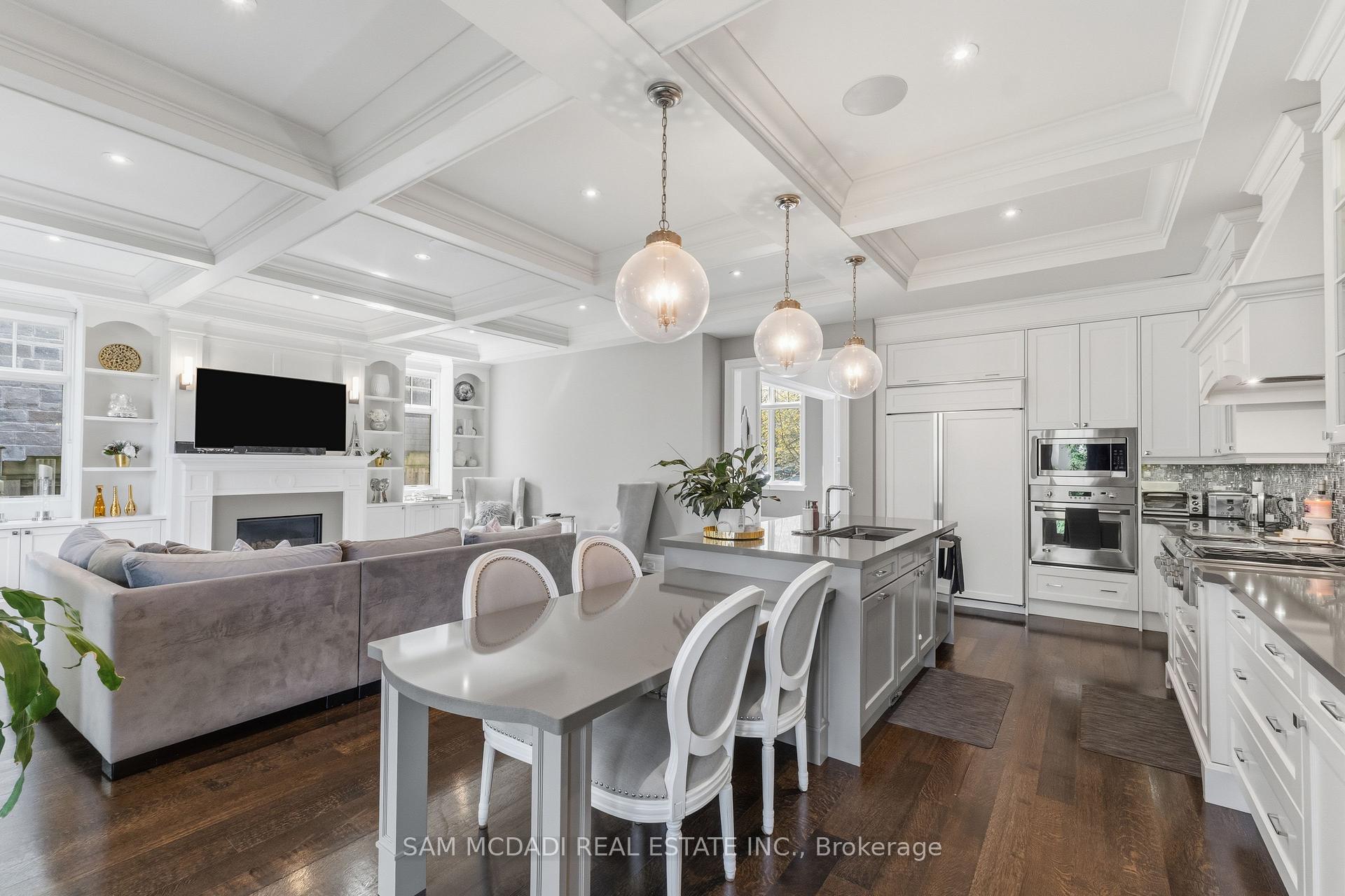 Photo 10 of 36 Veronica Drive, Mississauga, Mineola — HOMEH