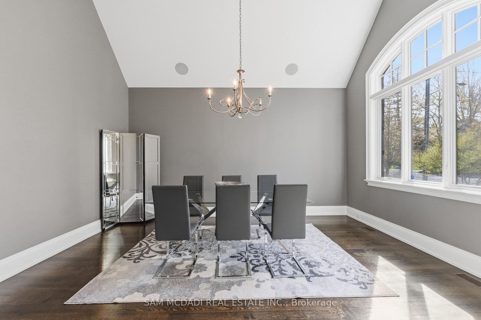 Photo 12 of 36 Veronica Drive, Mississauga, Mineola — HOMEH