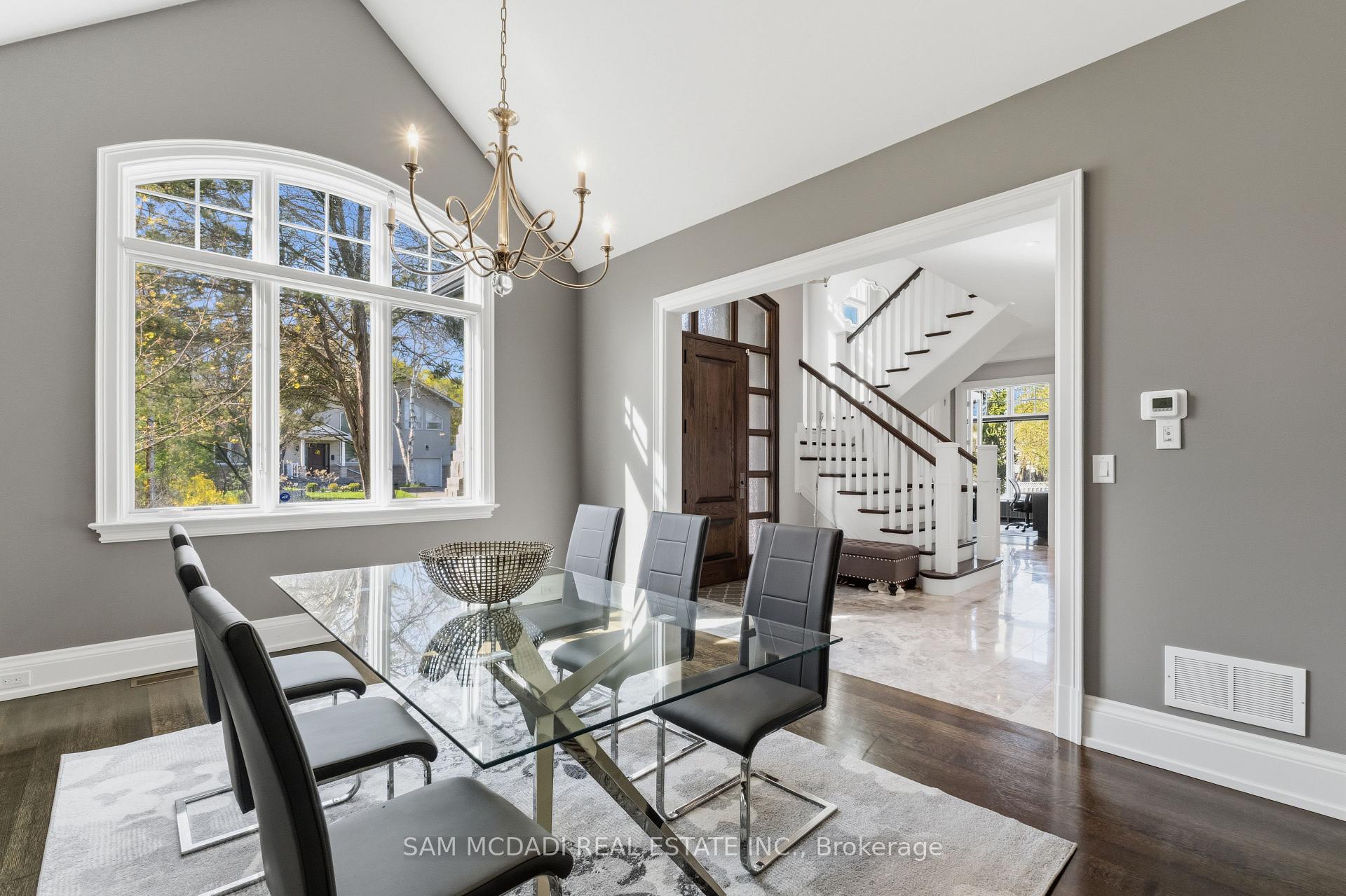 Photo 13 of 36 Veronica Drive, Mississauga, Mineola — HOMEH