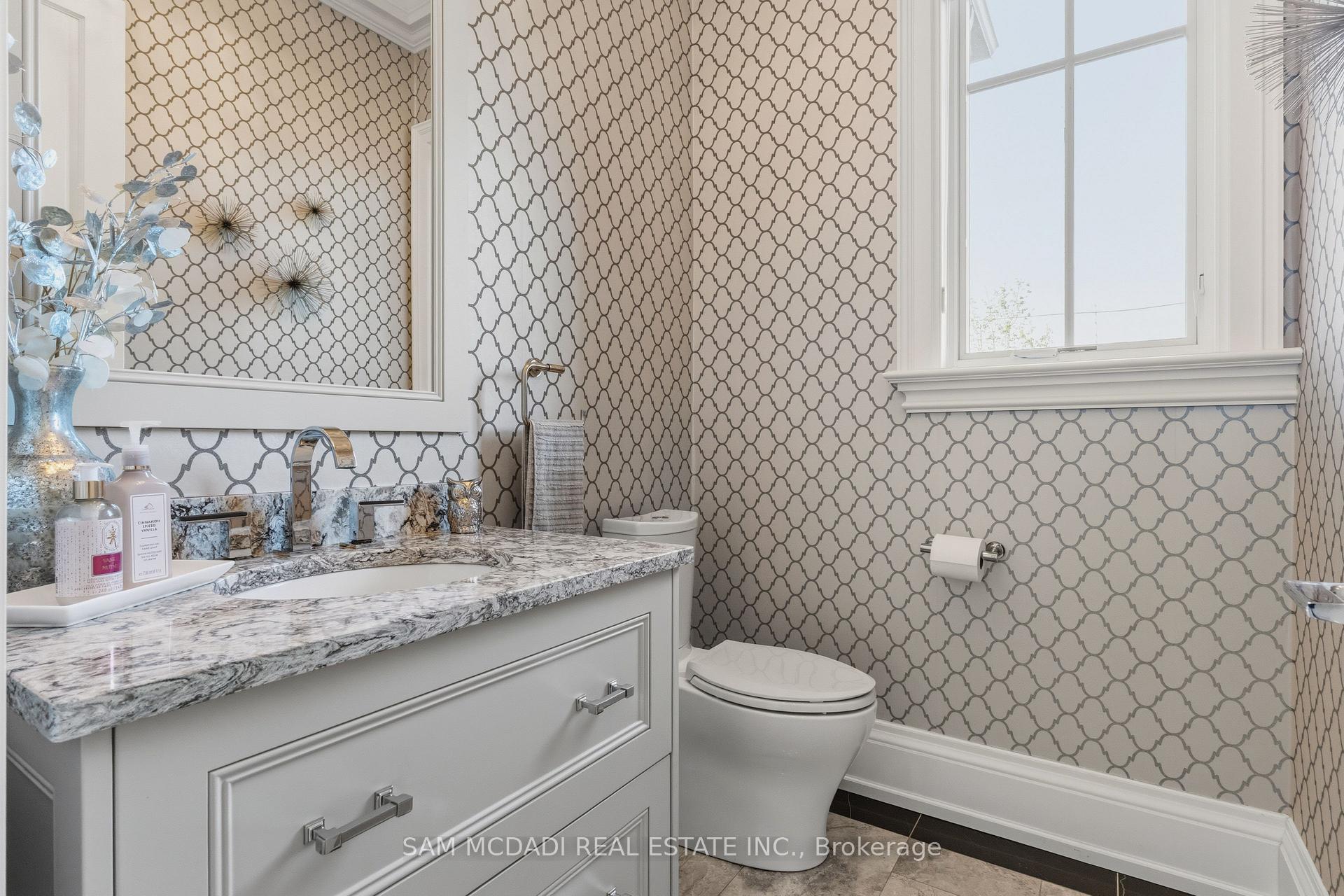 Photo 17 of 36 Veronica Drive, Mississauga, Mineola — HOMEH
