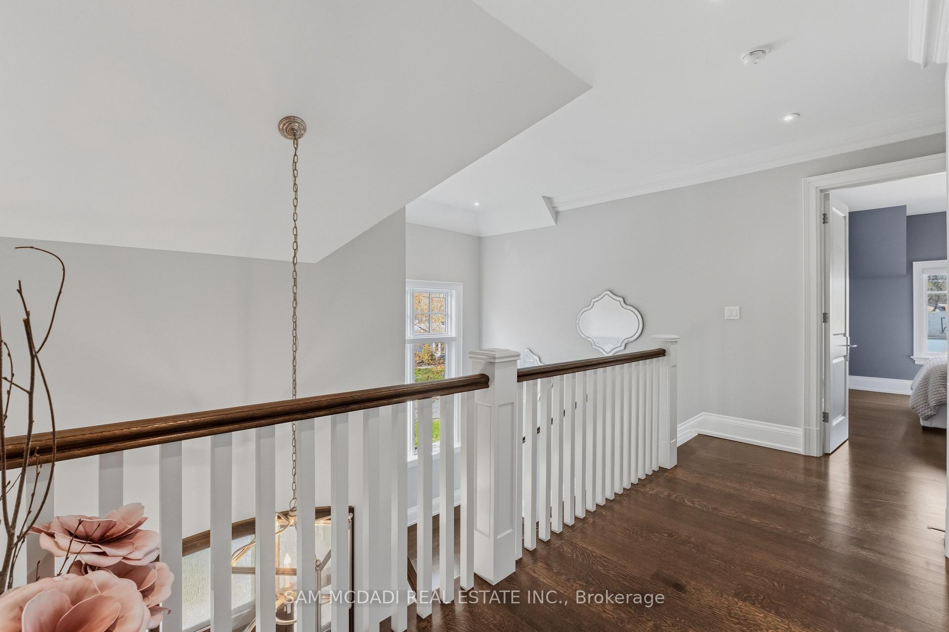 Photo 26 of 36 Veronica Drive, Mississauga, Mineola — HOMEH