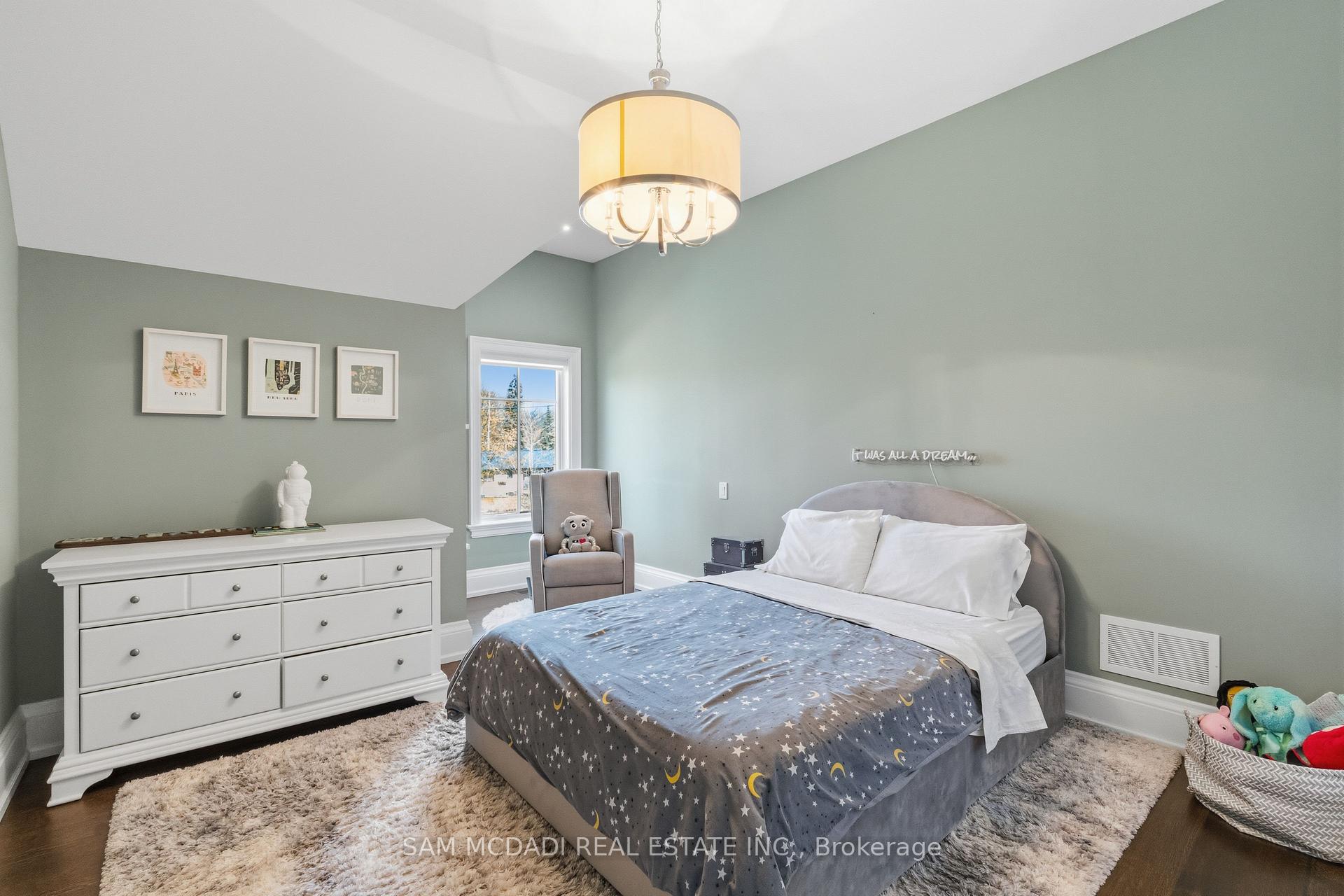 Photo 30 of 36 Veronica Drive, Mississauga, Mineola — HOMEH