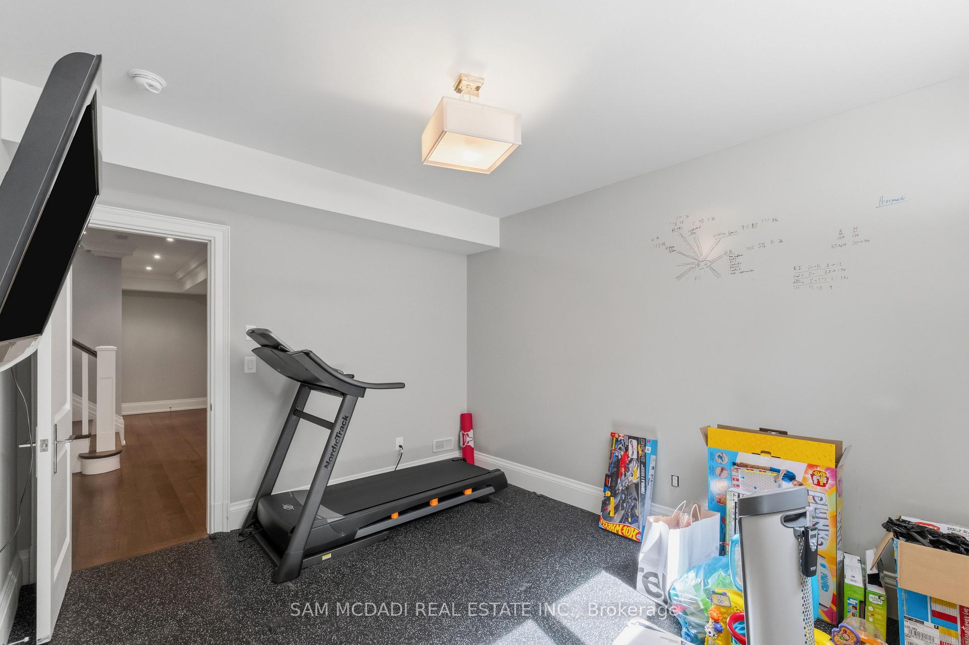 Photo 36 of 36 Veronica Drive, Mississauga, Mineola — HOMEH