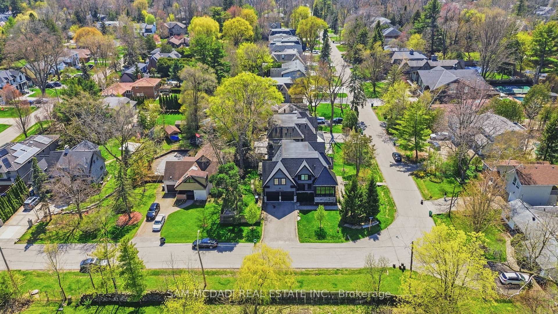 Photo 45 of 36 Veronica Drive, Mississauga, Mineola — HOMEH