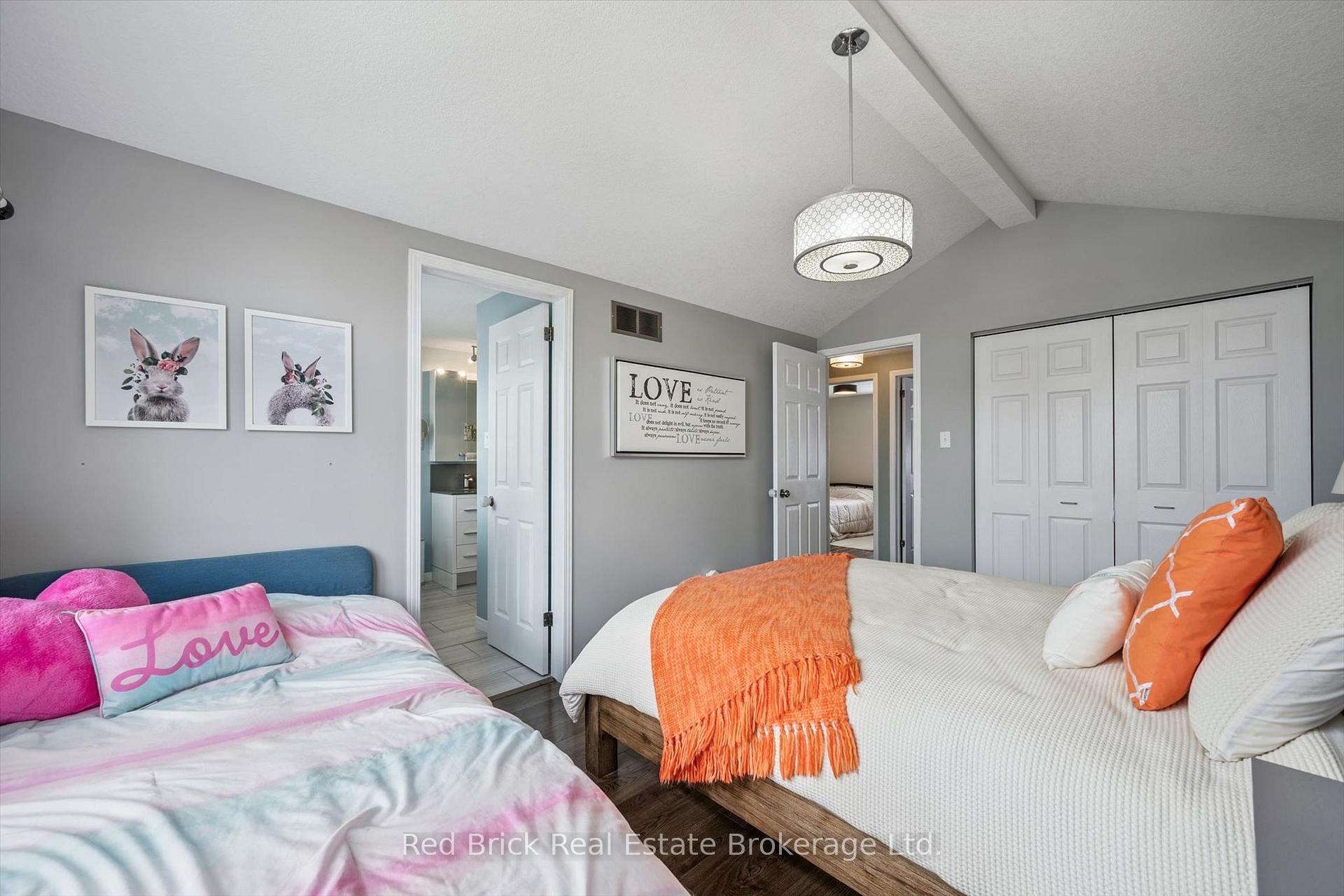 Photo 23 of 17 Davison Dr, Guelph, Grange Road — HOMEH