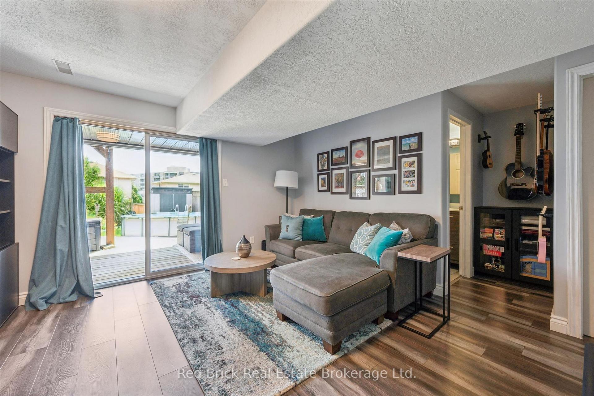 Photo 27 of 17 Davison Dr, Guelph, Grange Road — HOMEH