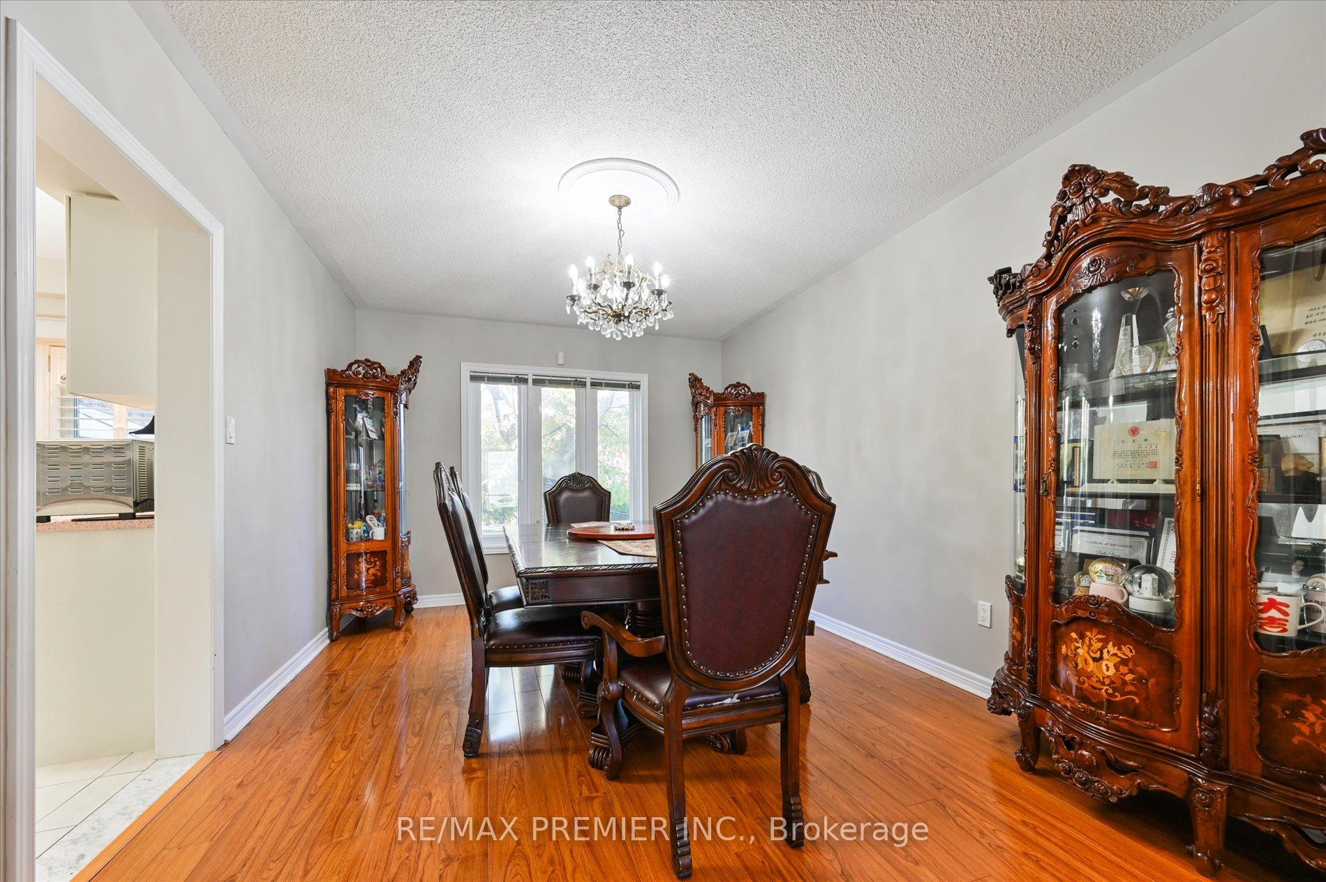 Photo 5 of 581 Wycliffe Avenue, Vaughan, Islington Woods — HOMEH
