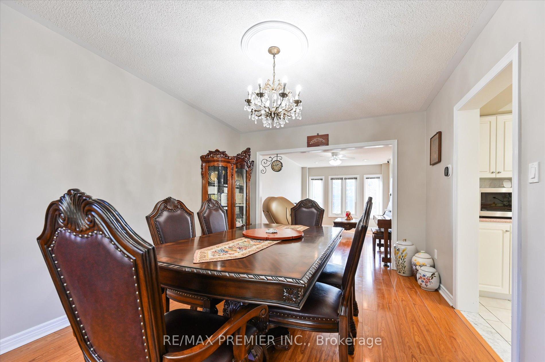 Photo 6 of 581 Wycliffe Avenue, Vaughan, Islington Woods — HOMEH