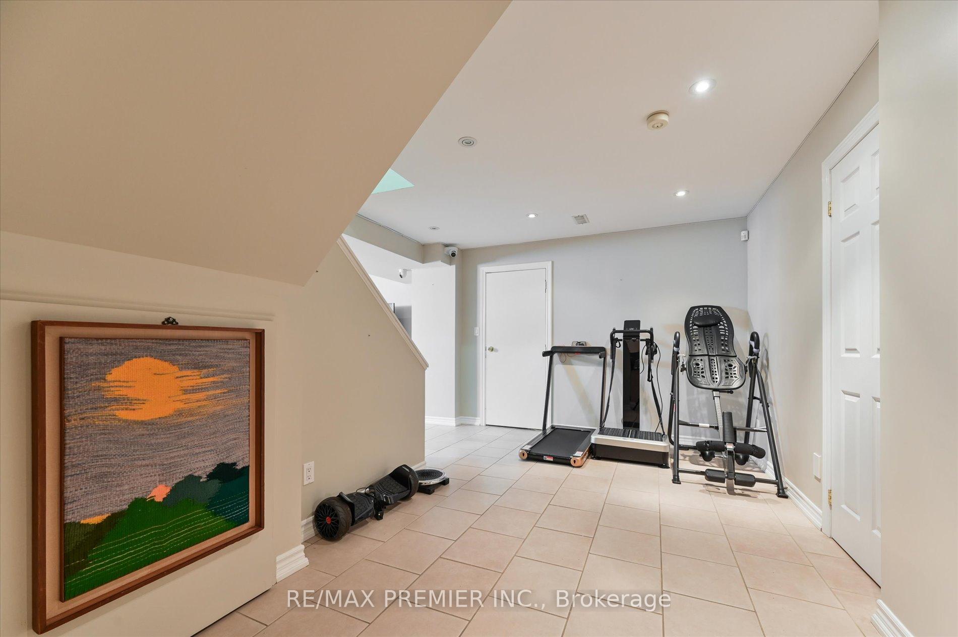 Photo 17 of 581 Wycliffe Avenue, Vaughan, Islington Woods — HOMEH