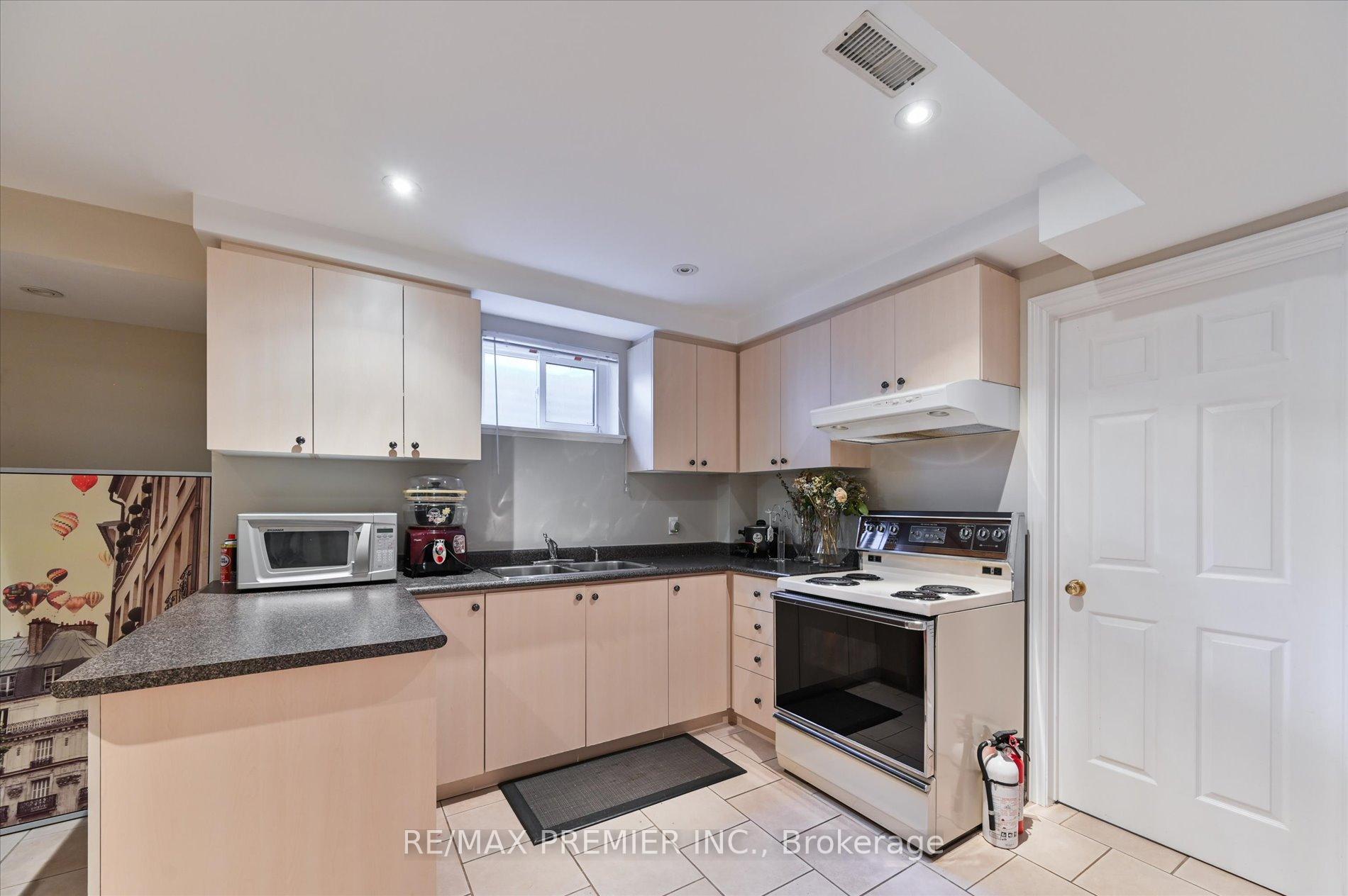 Photo 19 of 581 Wycliffe Avenue, Vaughan, Islington Woods — HOMEH