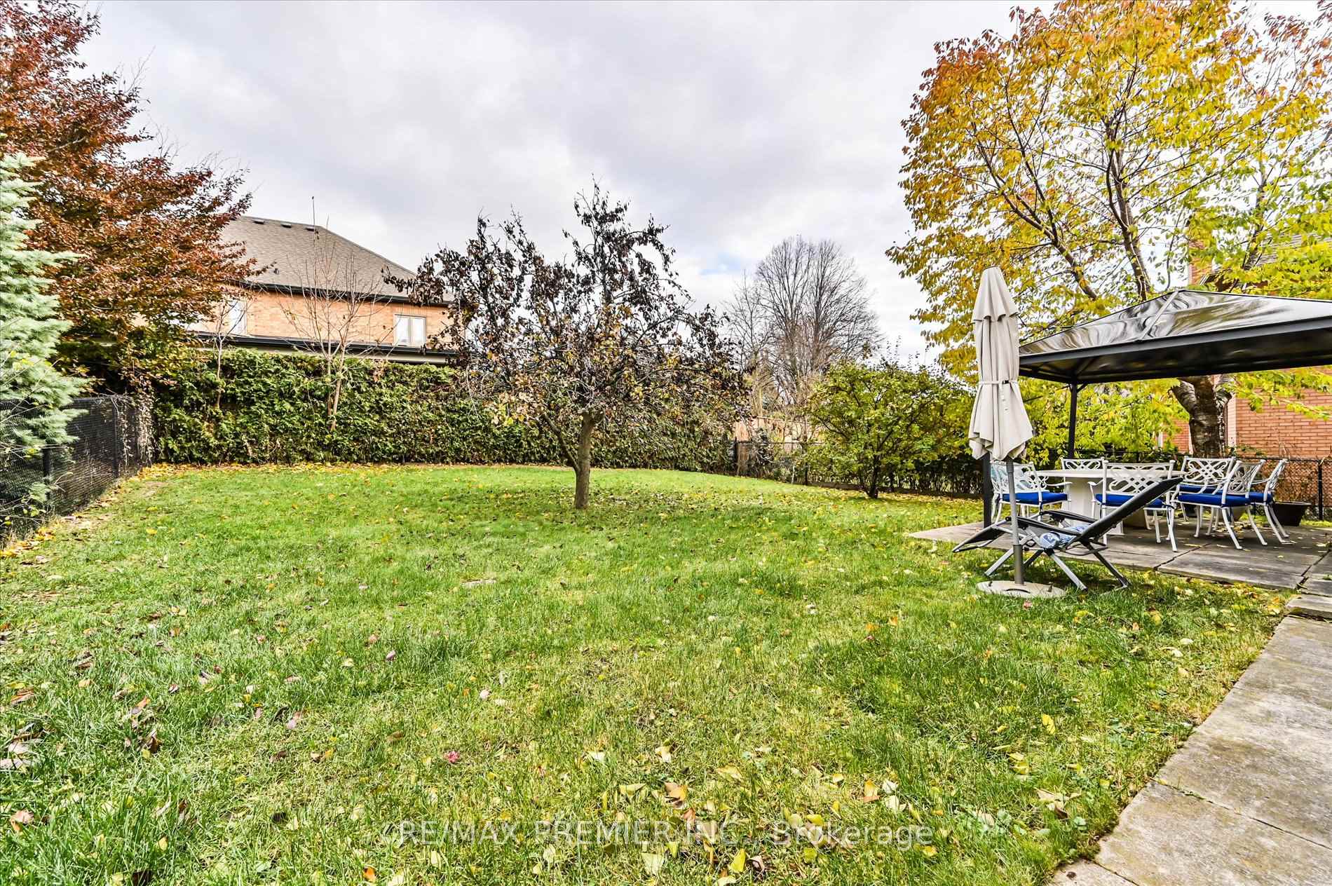 Photo 21 of 581 Wycliffe Avenue, Vaughan, Islington Woods — HOMEH