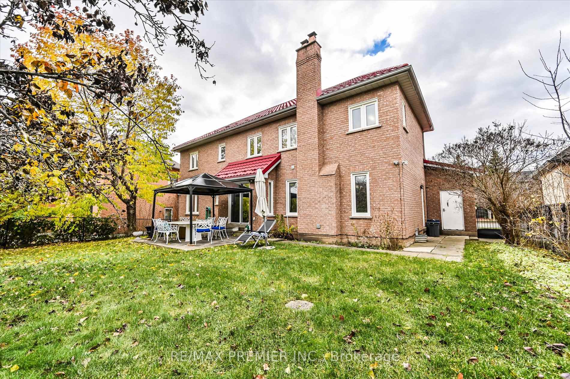 Photo 23 of 581 Wycliffe Avenue, Vaughan, Islington Woods — HOMEH