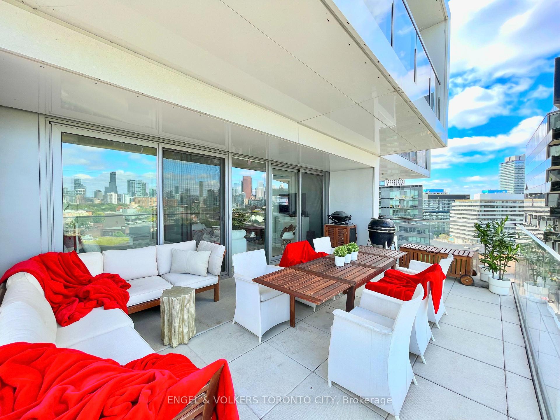 Photo 4 of Unit 1004, 170 Bayview Avenue, Toronto, Waterfront Communities — HOMEH