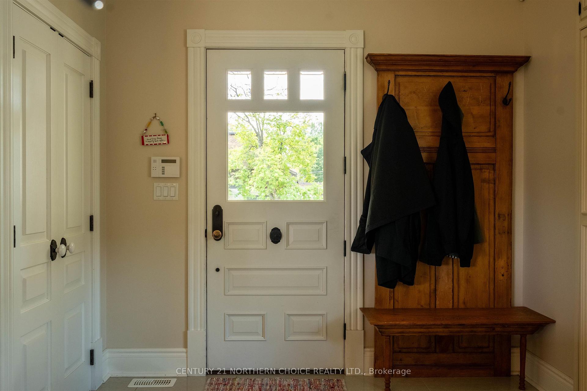 Photo 4 of 108 Ottawa Street, Kenora, Keewatin — HOMEH