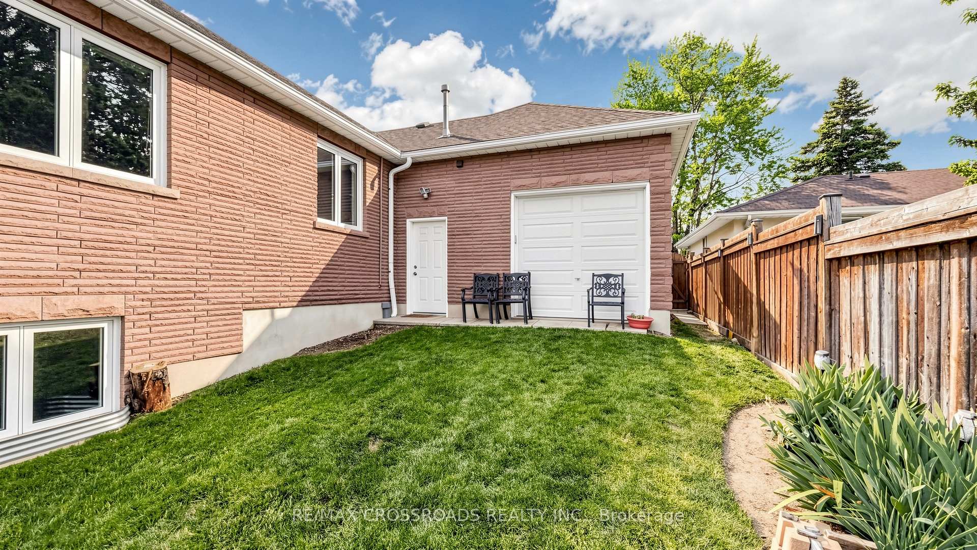 Photo 49 of 3531 Garrard Road, Whitby, Rolling Acres — HOMEH