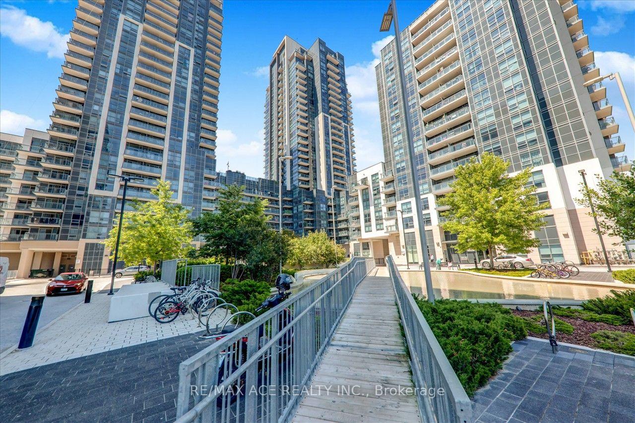 Photo 4 of Unit 310, 30 Meadowglen Place, Scarborough, Woburn — HOMEH