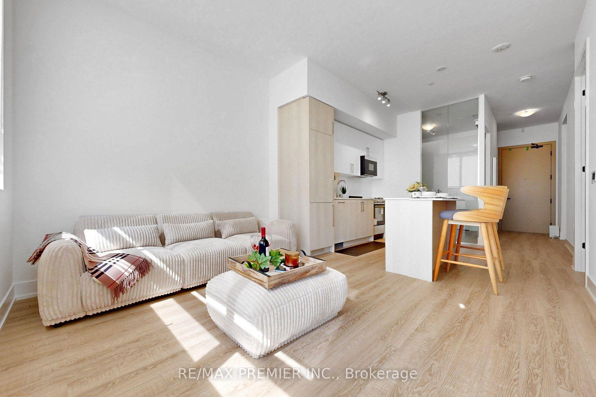 Photo 4 of Unit 113, 2075 King Road, King, King City — HOMEH