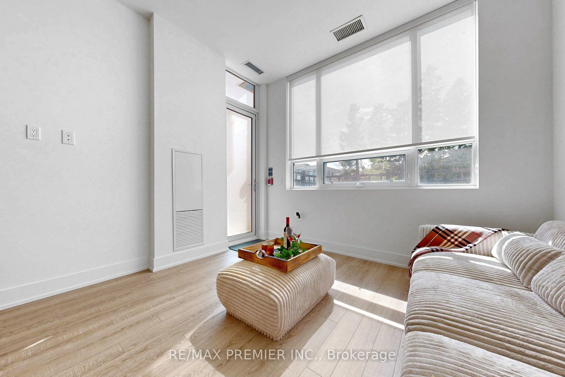 Photo 6 of Unit 113, 2075 King Road, King, King City — HOMEH