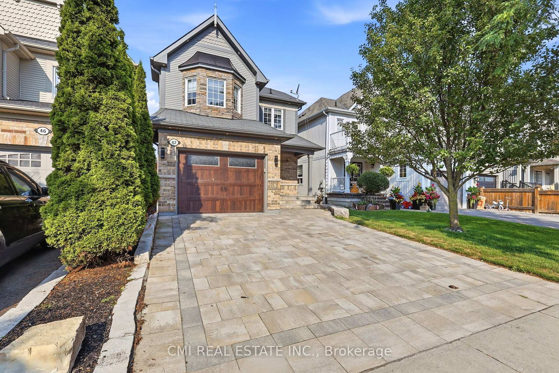 Photo 3 of 42 Honeyman Drive, Clarington, Bowmanville — HOMEH