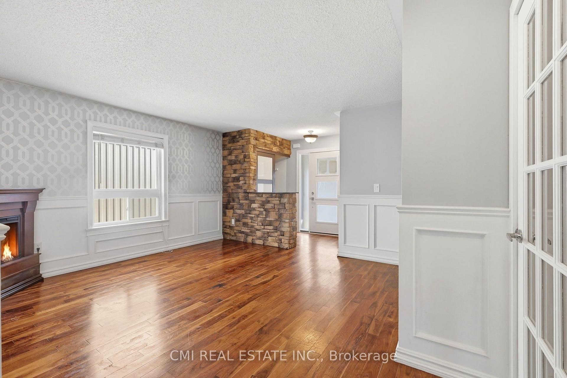 Photo 6 of 42 Honeyman Drive, Clarington, Bowmanville — HOMEH