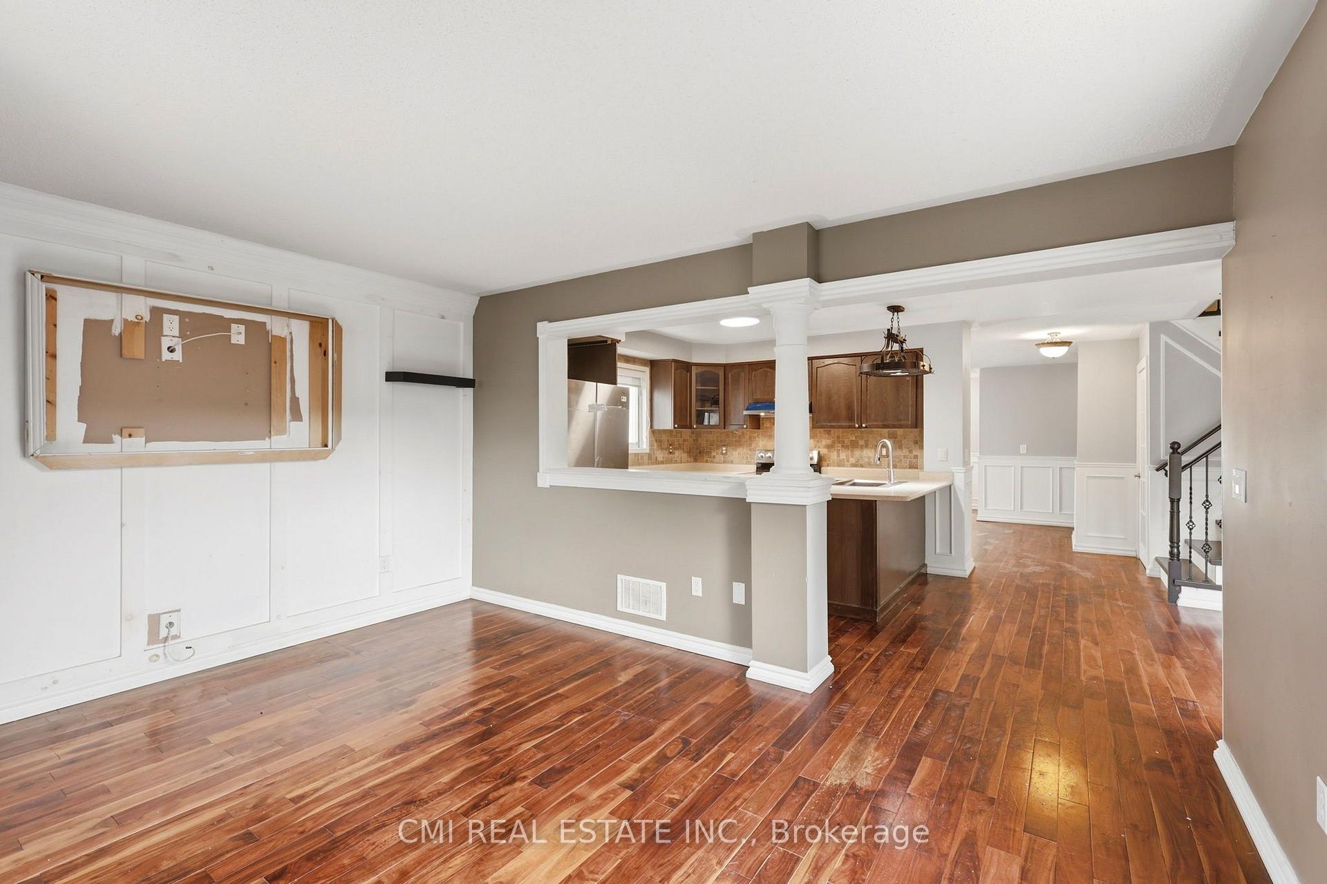 Photo 7 of 42 Honeyman Drive, Clarington, Bowmanville — HOMEH