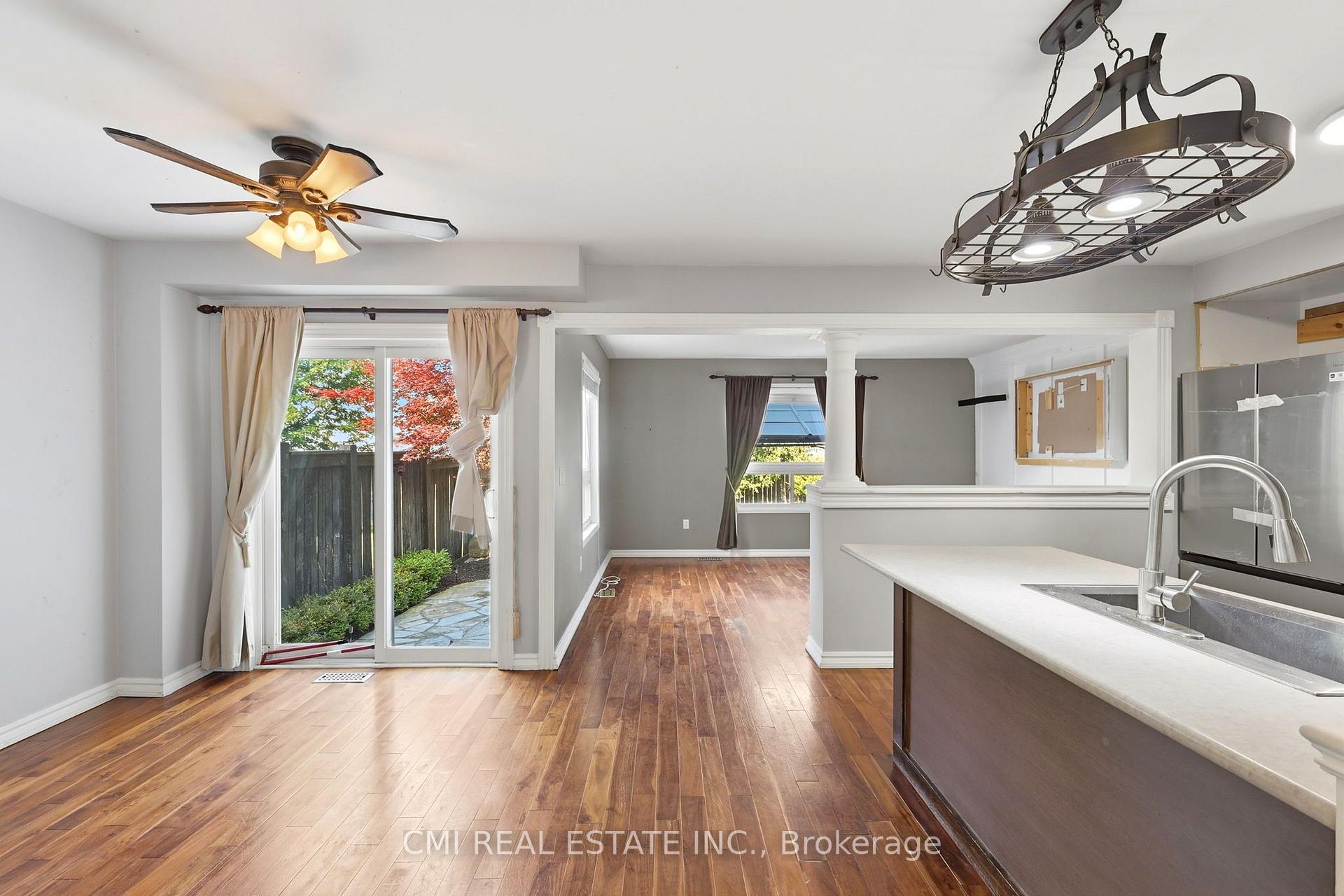 Photo 8 of 42 Honeyman Drive, Clarington, Bowmanville — HOMEH