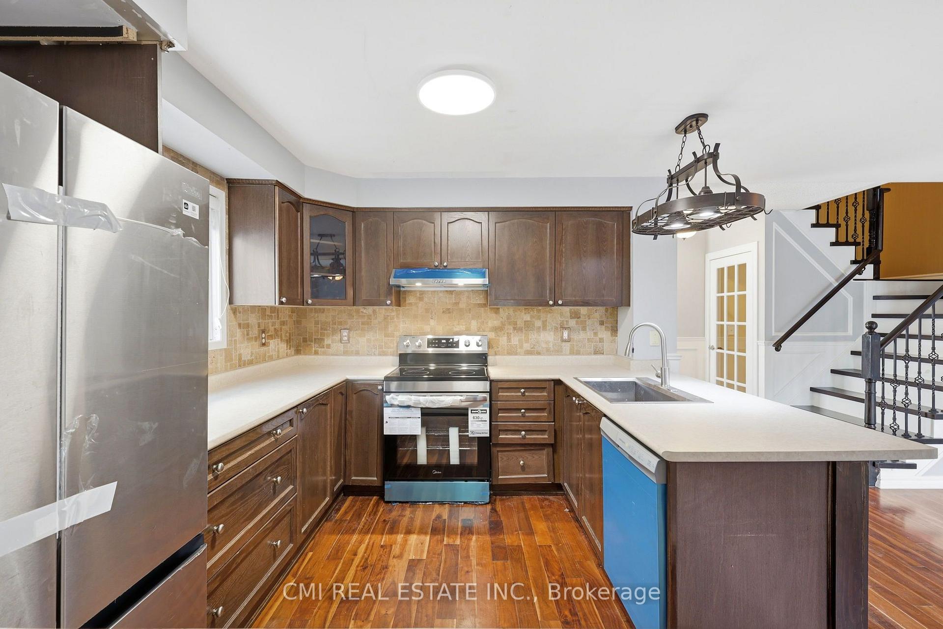 Photo 14 of 42 Honeyman Drive, Clarington, Bowmanville — HOMEH