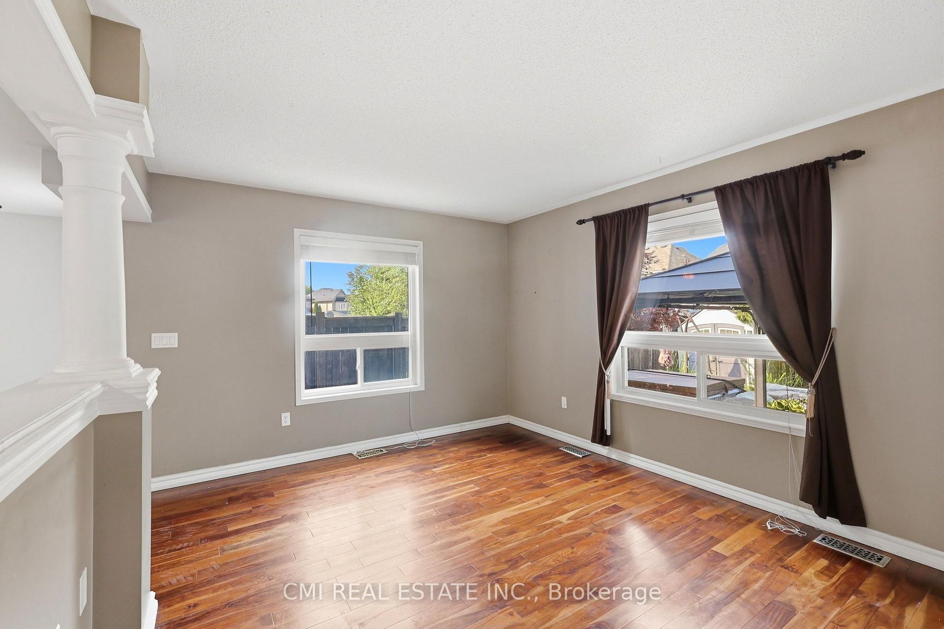 Photo 16 of 42 Honeyman Drive, Clarington, Bowmanville — HOMEH