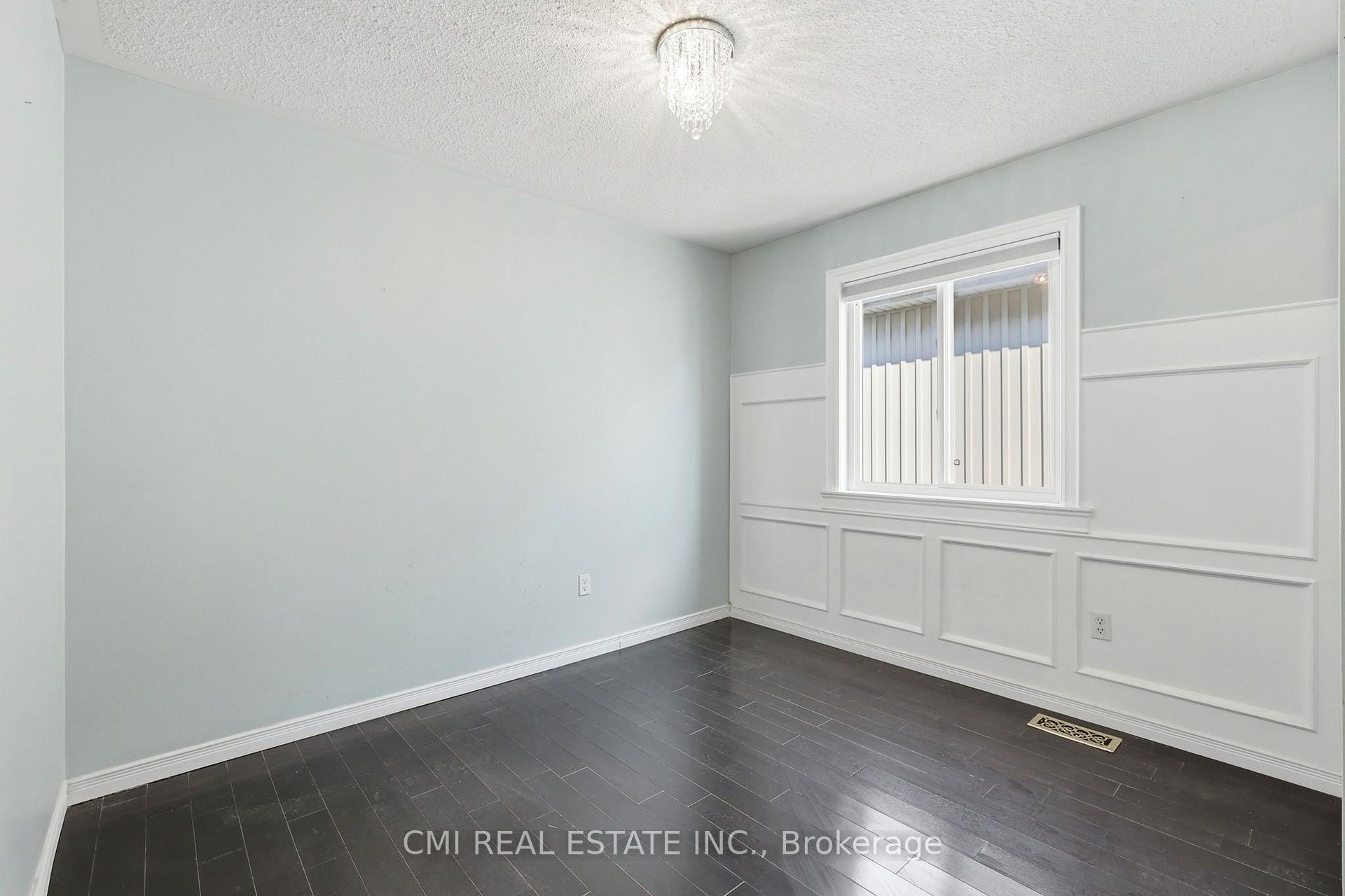 Photo 20 of 42 Honeyman Drive, Clarington, Bowmanville — HOMEH