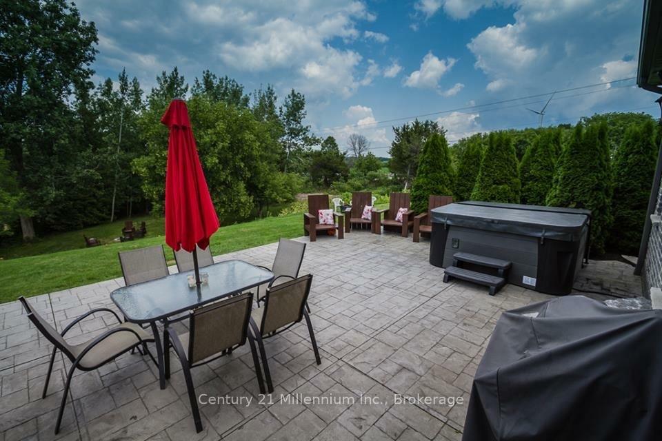 Photo 4 of 72235 Lakeshore Drive, R.R. #1, Bluewater, Hay — HOMEH