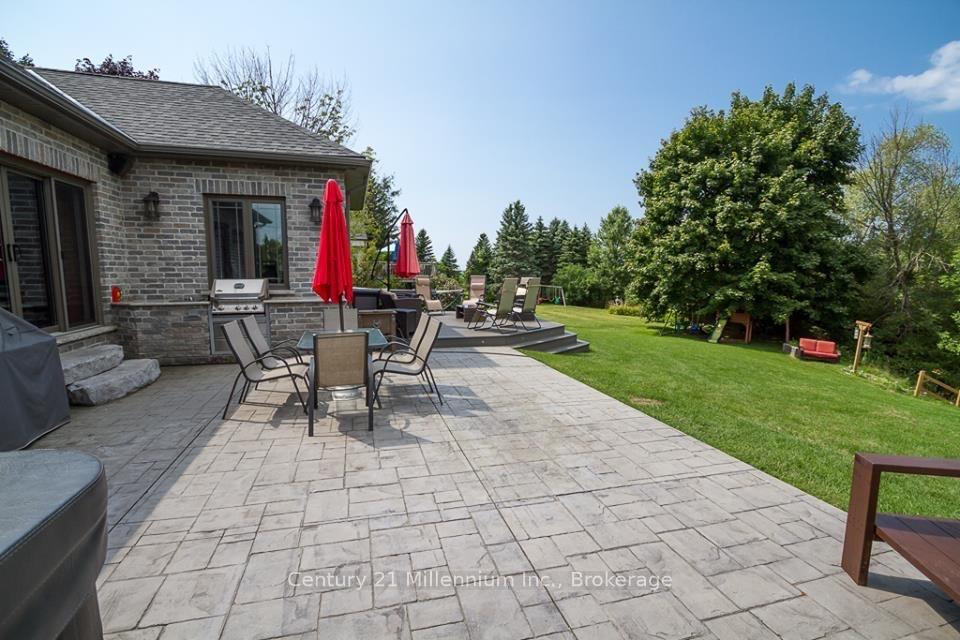 Photo 6 of 72235 Lakeshore Drive, R.R. #1, Bluewater, Hay — HOMEH
