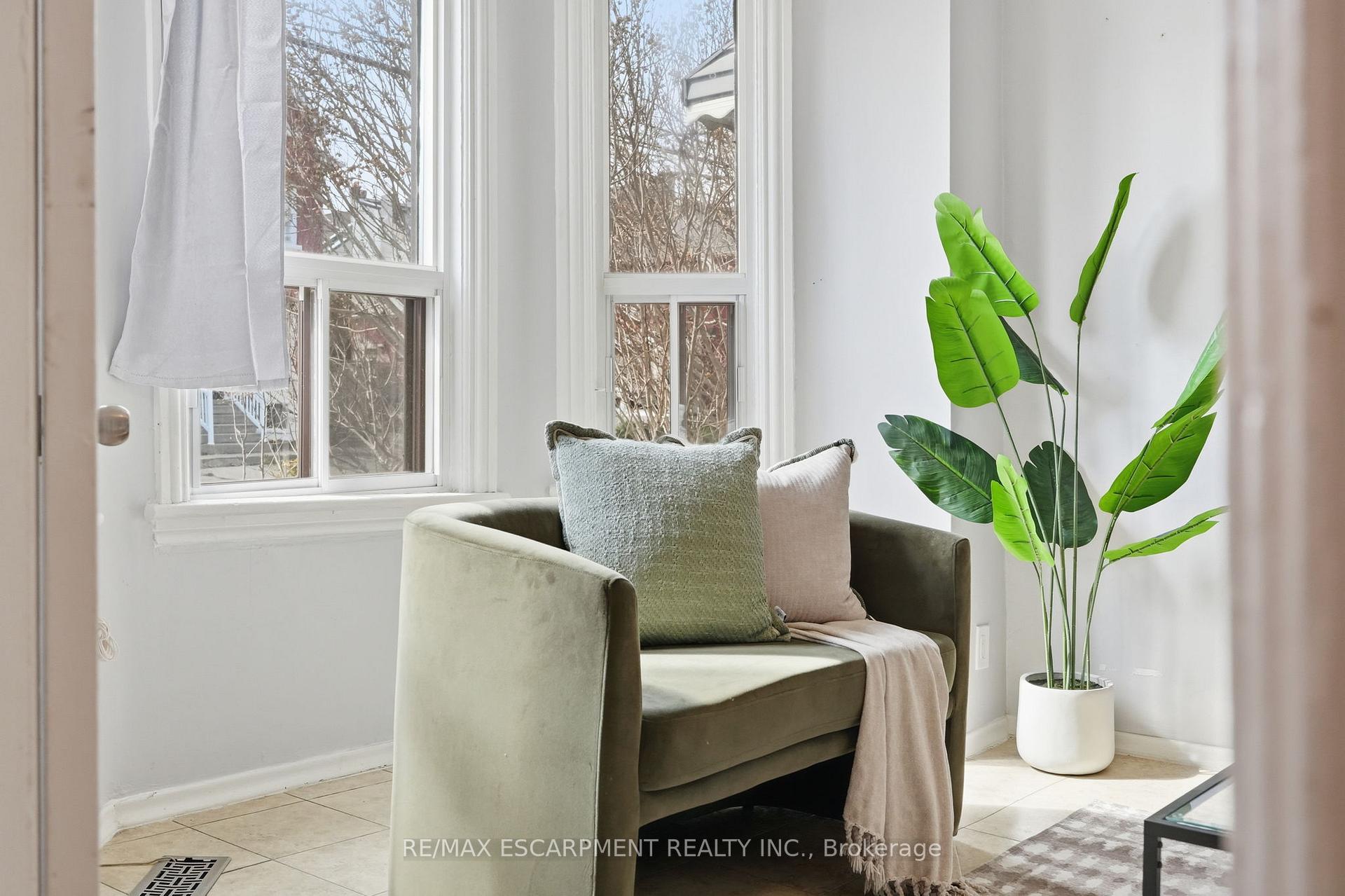 Photo 9 of 79 Murray Street E, Hamilton, Beasley — HOMEH