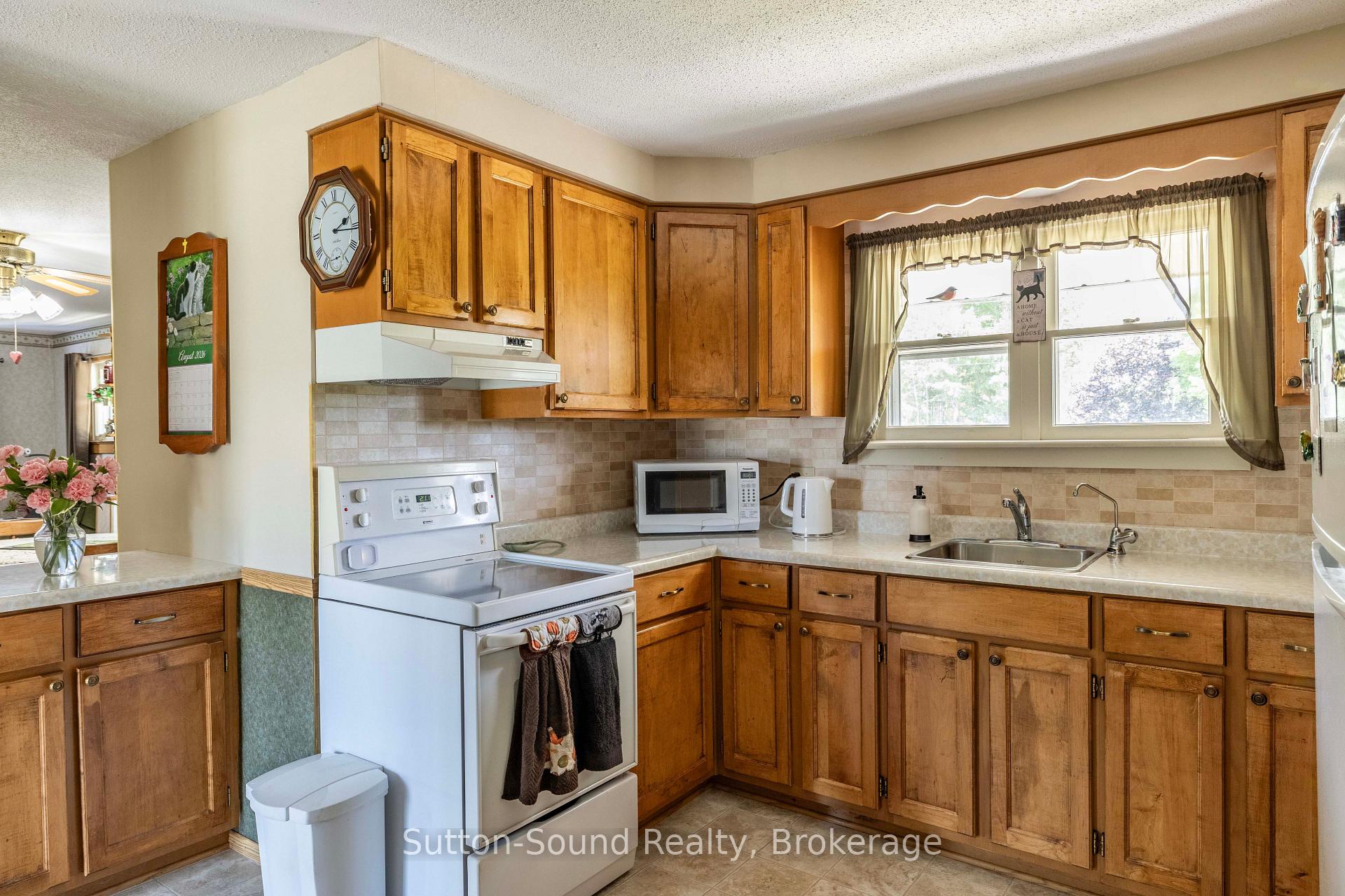 Photo 18 of 2250 28th Avenue E, Owen Sound — HOMEH