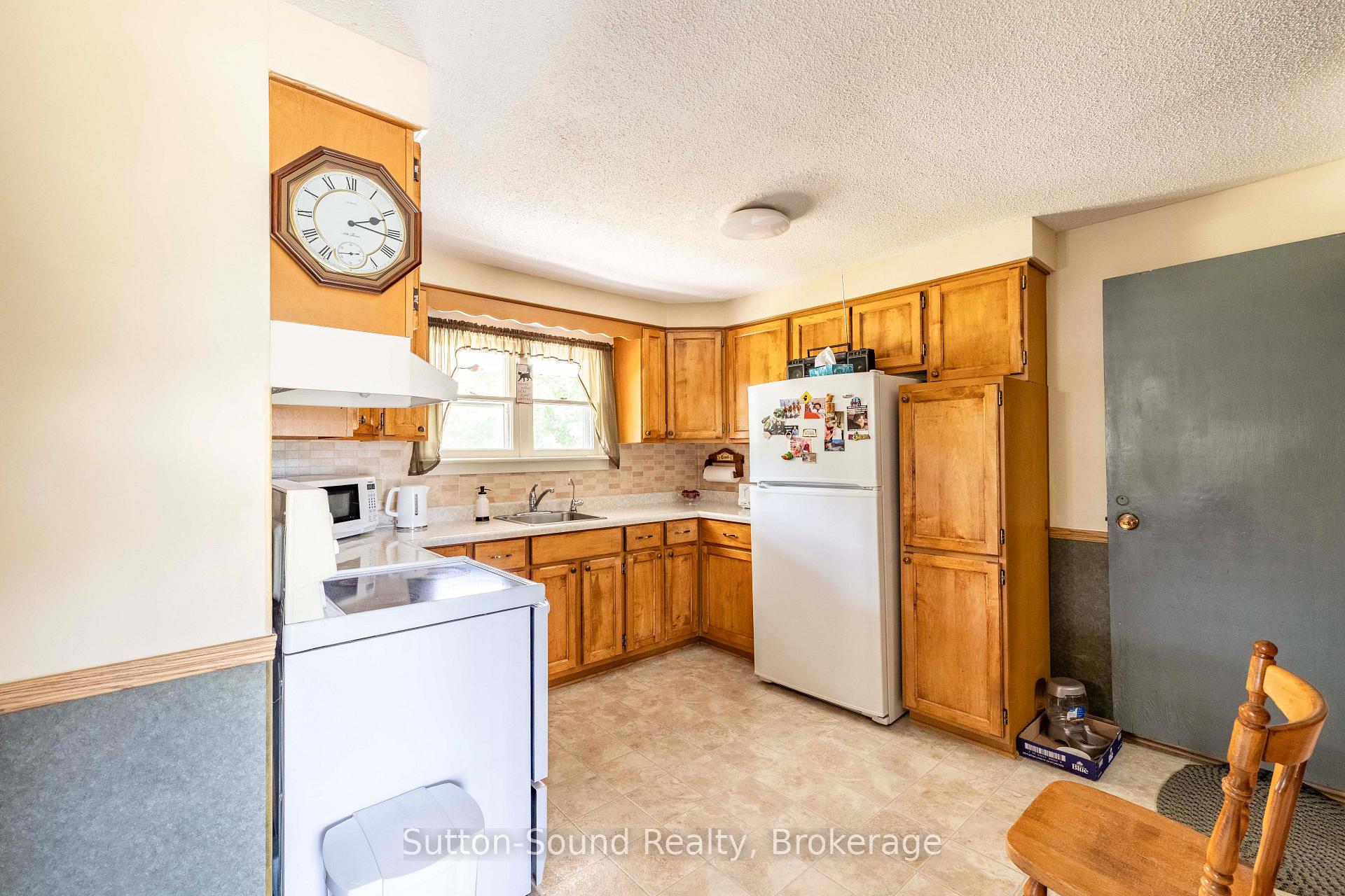 Photo 19 of 2250 28th Avenue E, Owen Sound — HOMEH