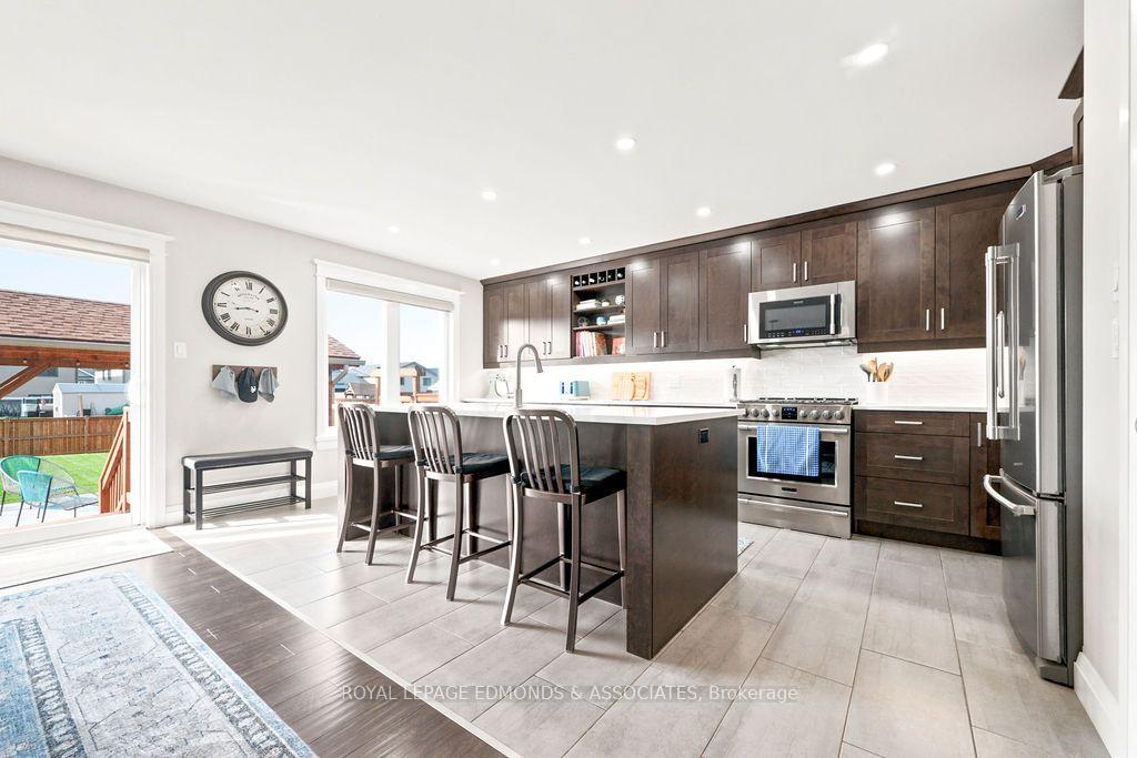 Photo 12 of 10 Noble Crescent, Petawawa, Petawawa — HOMEH