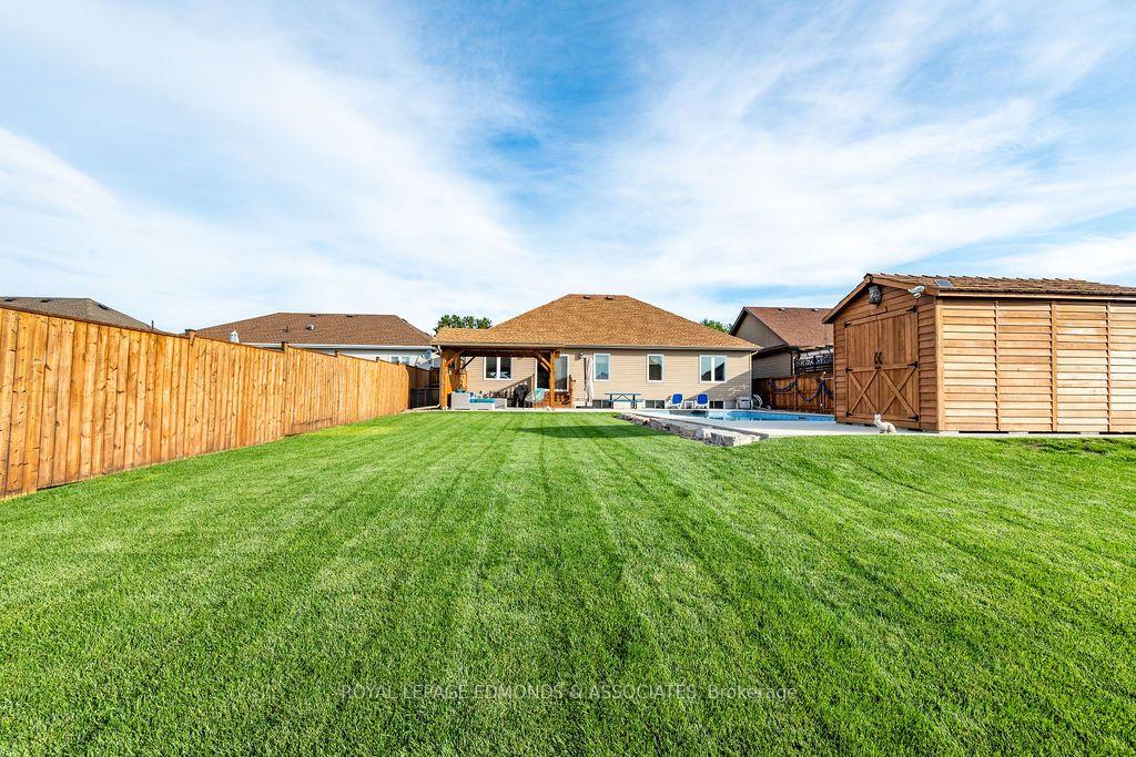Photo 36 of 10 Noble Crescent, Petawawa, Petawawa — HOMEH