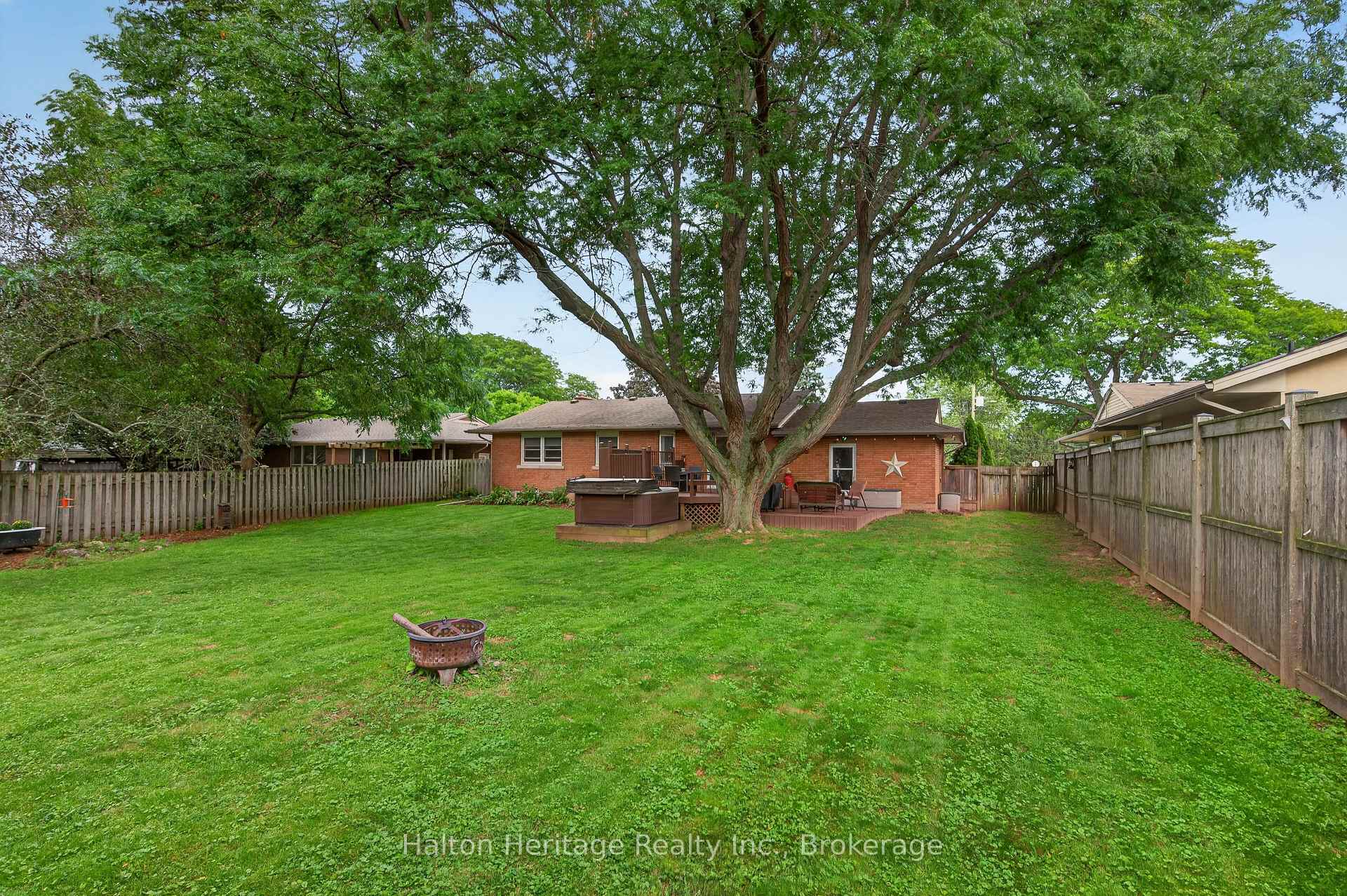 Photo 39 of 9 Strathearn Avenue, Grimsby, Grimsby East — HOMEH