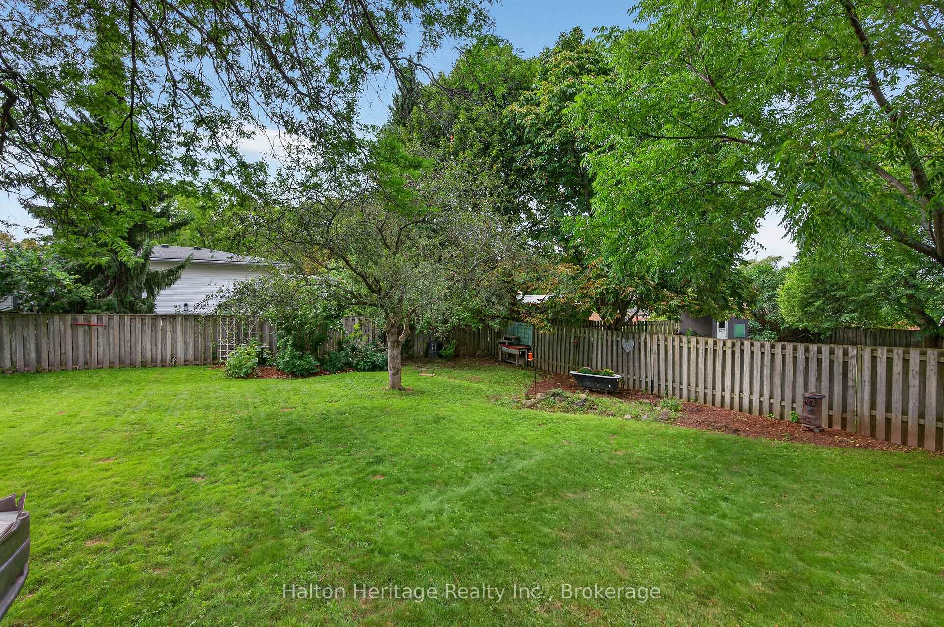 Photo 46 of 9 Strathearn Avenue, Grimsby, Grimsby East — HOMEH