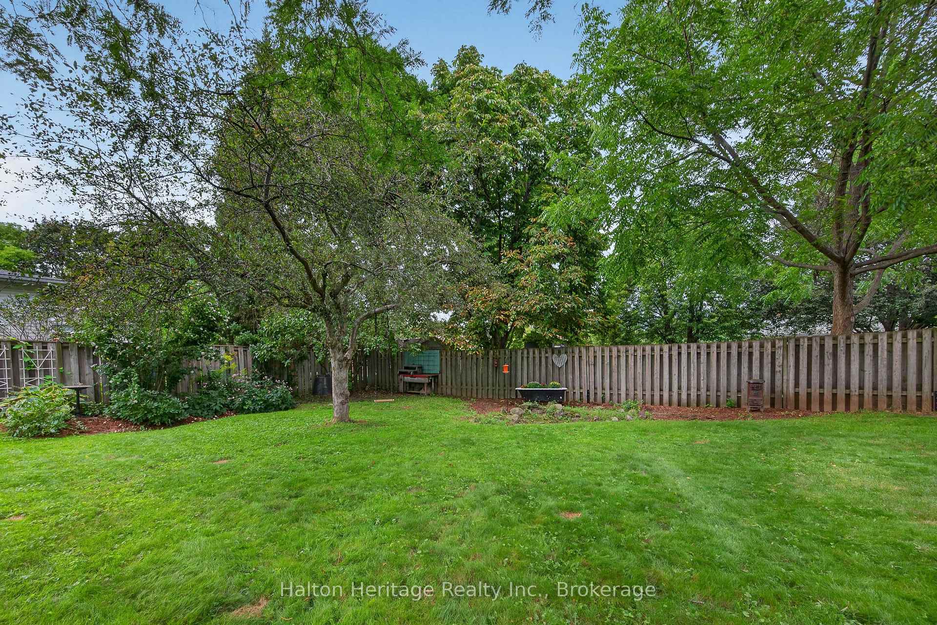 Photo 48 of 9 Strathearn Avenue, Grimsby, Grimsby East — HOMEH
