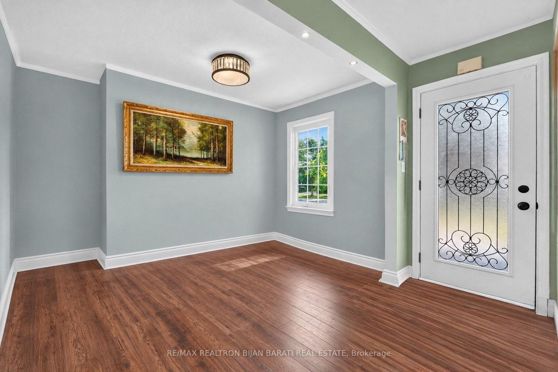 Photo 6 of 601 Conacher Drive, North York, Newtonbrook East — HOMEH